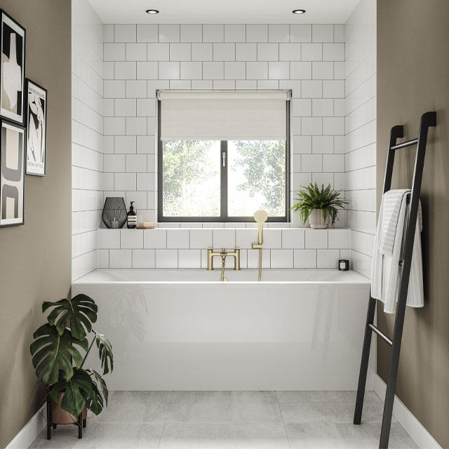 https://www.granddesignsmagazine.com/wp-content/uploads/2022/08/small-bathroom-wall-to-wall-bath.jpg